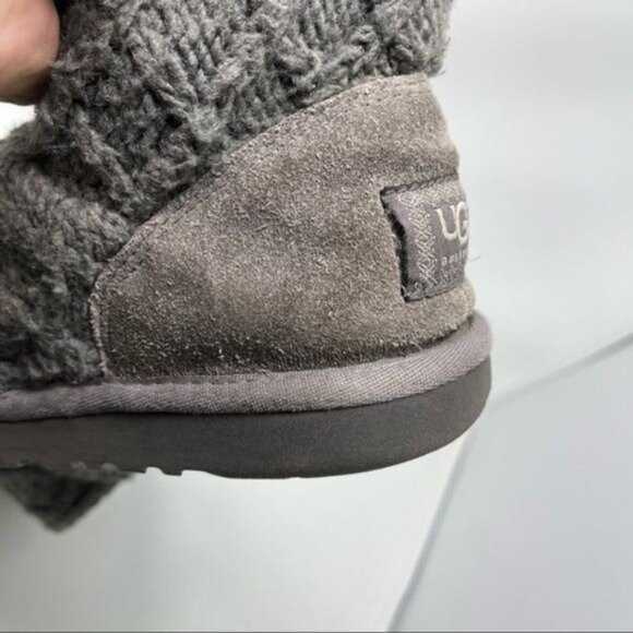 UGG Australia 1000210 Lattice Cardy GRAY Knit 2-Button Boots SIZE 3 - Picture 7 of 16